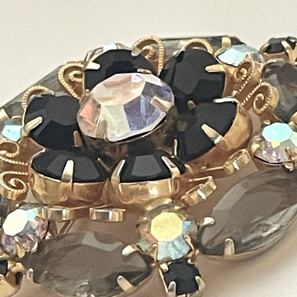 Verified JULIANA D&E Vintage Grey Black AB Gold Scrolls Tiered Brooch Earrings - Picture 2 of 9